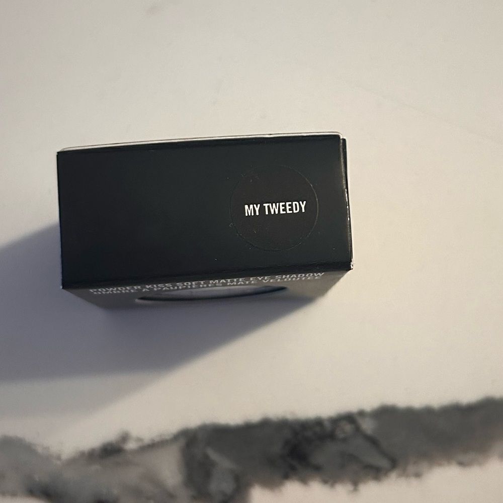 Mac eyeshadow  - Picture 3 of 3